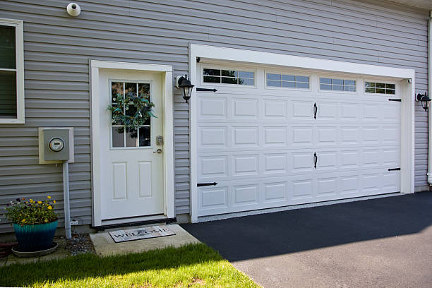 24/7 Emergency Garage Door Panel Replacement experts in Richmond, TX